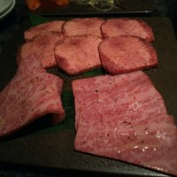 焼肉チャンピオン ペントハウス - 