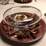 グランド ダイア - スペイン産鴨フォアグラ、ブルターニュ産リ・ド・ヴォー、シャンパーニュ  リードゥォ、フォアグラのポワレ、シャンパーニュのソース