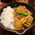 キャンプエクスプレス - きのこと鶏ひき肉の南インドカレー