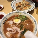 桂花ラーメン 新宿西口店 - 