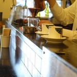 NuCUP COFFEE - 銅製のポットとドリッパーで丁寧にドリップ