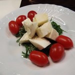 カーザリンガ - チーズとトマト