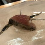 鮨 いとう - 鰹 藁で香り付け