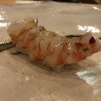 鮨 いとう - ここのスペシャリテじゃないかな 車海老の昆布〆