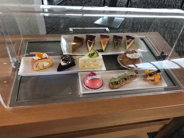 海を眺めながらチーズケーキをいただきました By 怪しいグルメ探検隊 鳥羽国際ホテル カフェ ラウンジ 鳥羽 ケーキ 食べログ