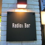 Radio's Bar - 看板です。