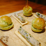 酒の宿 玉城屋 - ふきのとうとマスカルポーネのシュークリーム
      酒粕サブレ葉わさび妻有ポークのリエット