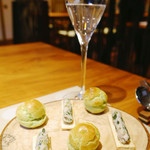 酒の宿 玉城屋 - ふきのとうとマスカルポーネのシュークリーム
      酒粕サブレ葉わさび妻有ポークのリエット