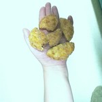 つかさ屋 - 一袋にこのくらい。大きめの煎餅約１枚分。