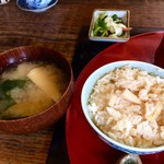 Hiromoto - 何故かこのタイミングで筍ご飯と味噌汁がw