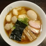 八雲 - 特製ワンタン麺黒だし味玉￥1100