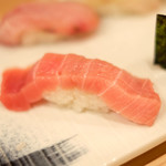 赤坂 すし 秀 - おまかせ10貫握り 1296円 の中トロ