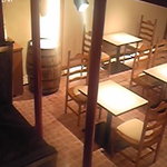 APRENDO - 地下テーブル席