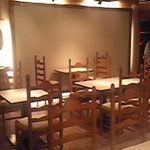 APRENDO - 地下テーブル席