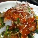 松阪焼肉 家族亭 - 赤いかのフェ。辛い酢味噌で野菜もたっぷり。