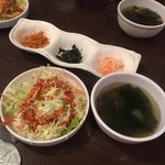テイ・チャングム - ランチ   サラダとスープとナムル