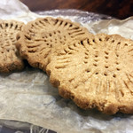 ココナッツドリーム - 左奥から発芽玄米珈琲ショートブレッド、チャイショートブレッド、ココナッツショートブレッド　３つの中でココナッツが一番お気に入りでした　サクサク＆食べ応えあり