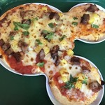 Pinocchio Village Kitchen  - ピザ