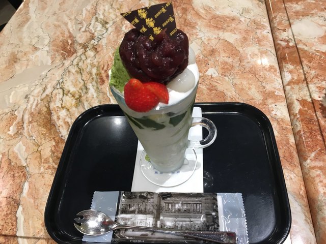 出来立てクローネとパフェと ドリンクお代わり自由 By ひなた桜 ケーニヒス クローネ さんちかデザート デザート店 神戸三宮 阪神 ケーキ 食べログ