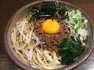 居・食・酒 ちんまーやー - あぐー挽肉の沖縄まぜそば