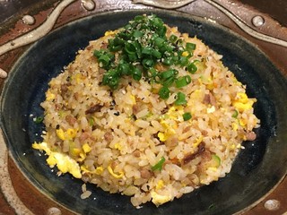 居・食・酒 ちんまーやー - 糸満食べるラー油のラーチャーハン