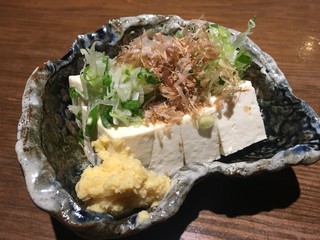 居・食・酒 ちんまーやー - 島豆富の冷や奴