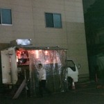 カー バー開店準備中