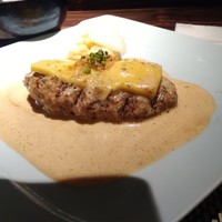 旬菜ステーキ処 らいむらいと - チーズハンバーグ200g