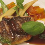 アバ - 魚料理、玄海産 イサキのグリエ、ラタトゥイユ添え