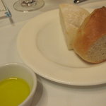 アバ - 自家製パン。私も好きですが、好評だったオリーブオイル。米粉パン、人気でした。ショップでも販売されてます。お土産にも！