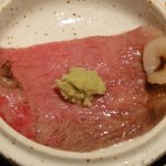 和奏 プロデュース ド バイ イルグラディーノ - 近江牛の炙り