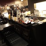 和奏 プロデュース ド バイ イルグラディーノ - 厨房前のオープン席　※昼間、ここを使用することはあるのだろうか