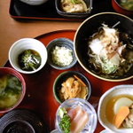 Mokumokutei - 下のお盆がそば定食で～す。