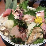 本まぐろと名古屋飯 花かるた - おまかせ刺身の盛合せ