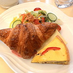 五感 - 季節の野菜キッシュとクロワッサン