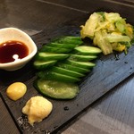和鶏屋 - H.30.3.25.夜 きゅうりと白菜の自家製浅漬け 400円