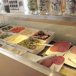 Diamond Lounge  - ハム、チーズ、マカサラなどつまみにぴったり！