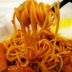 スパットミート - ミートソーススパゲティーの麺持ち上げ。アリオ川口のフードコート。洋食ファストフード店