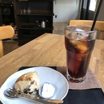 ホルト コーヒーアンドトリーツ - 先日から、水出しコーヒーが始まりました、今回は、水出しコーヒーと、シナモンレーズンのスコーンをいただきました（２０１８．５．１４）