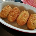 Marta's Kitchen Paella Tapas - 揚げ立て熱々がうれしい！生ハムのコロッケRM20.0