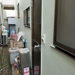 大勝軒 - 帰りは裏口から出てきました