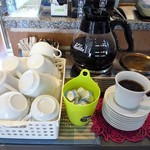 ジンギスカン霧島 - ﾎｯﾄｺｰﾋｰは、おかわり自由