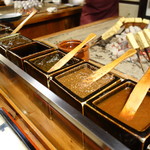 満田屋 - 様々となる味噌ダレがスタンバイ