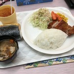 パーラー球美 - 本日の日替わり 650円 + ポーク玉子おにぎり 200円税込