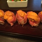 肉巻き雲丹寿司   一個1000円  （コースとは別注）