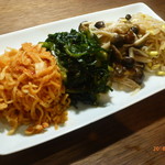 自家製キムチとナムルの盛り合わせ