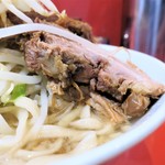 ラーメン二郎 - 豚の厚み