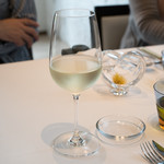 プレゼンテ スギ - 2018.5 白ワイン ニュージーランド ソーヴィニヨンブラン グラス（1,000円）