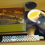 Sumiyoshi Unakichi - 上うな重（２２００円）　肝吸いは別料金