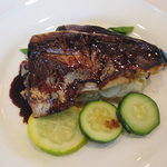 メゾン ドゥ アッシュ - イサキのポワレ、赤ワインソース